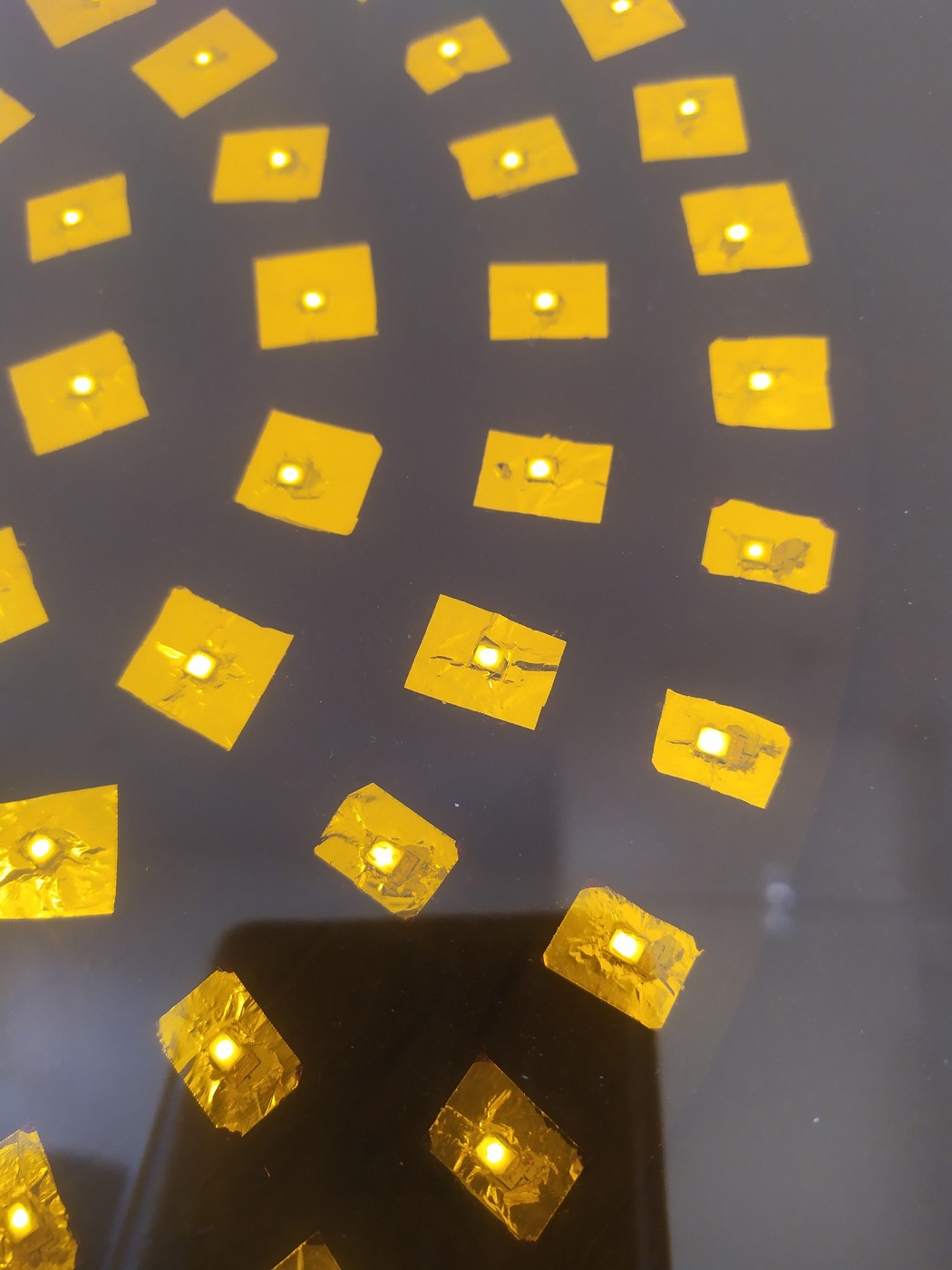 LED golden light box 4