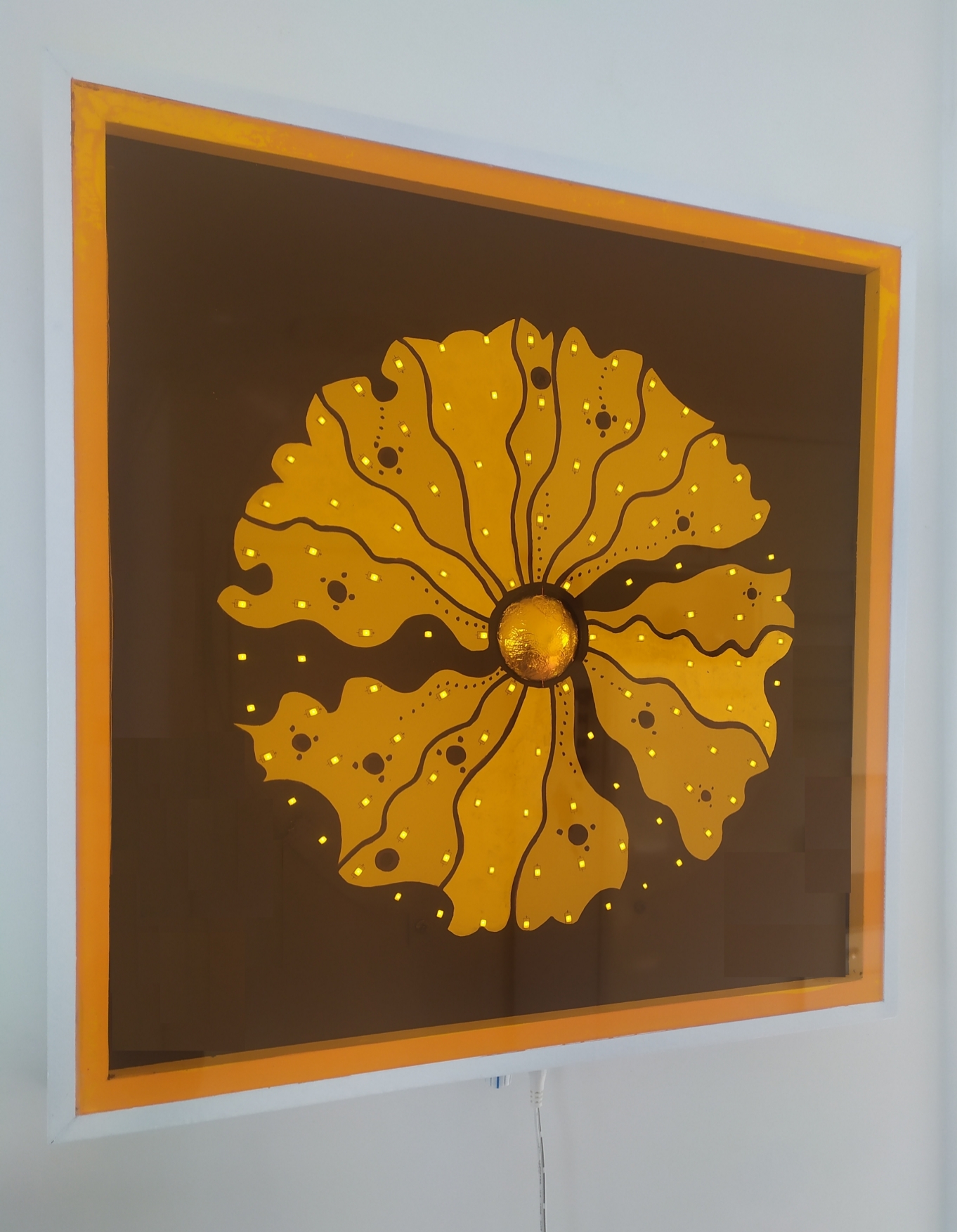 LED golden light box 1