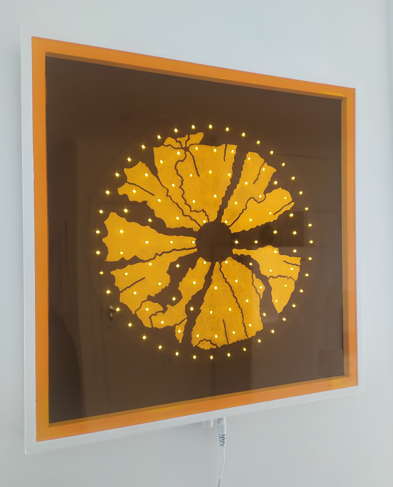 LED golden light box 4
